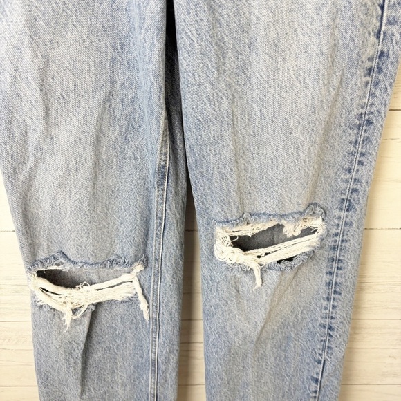 Zara High Rise Wide Leg Ripped Light Wash Jeans - Blogger Favourite 0 - Picture 5 of 14